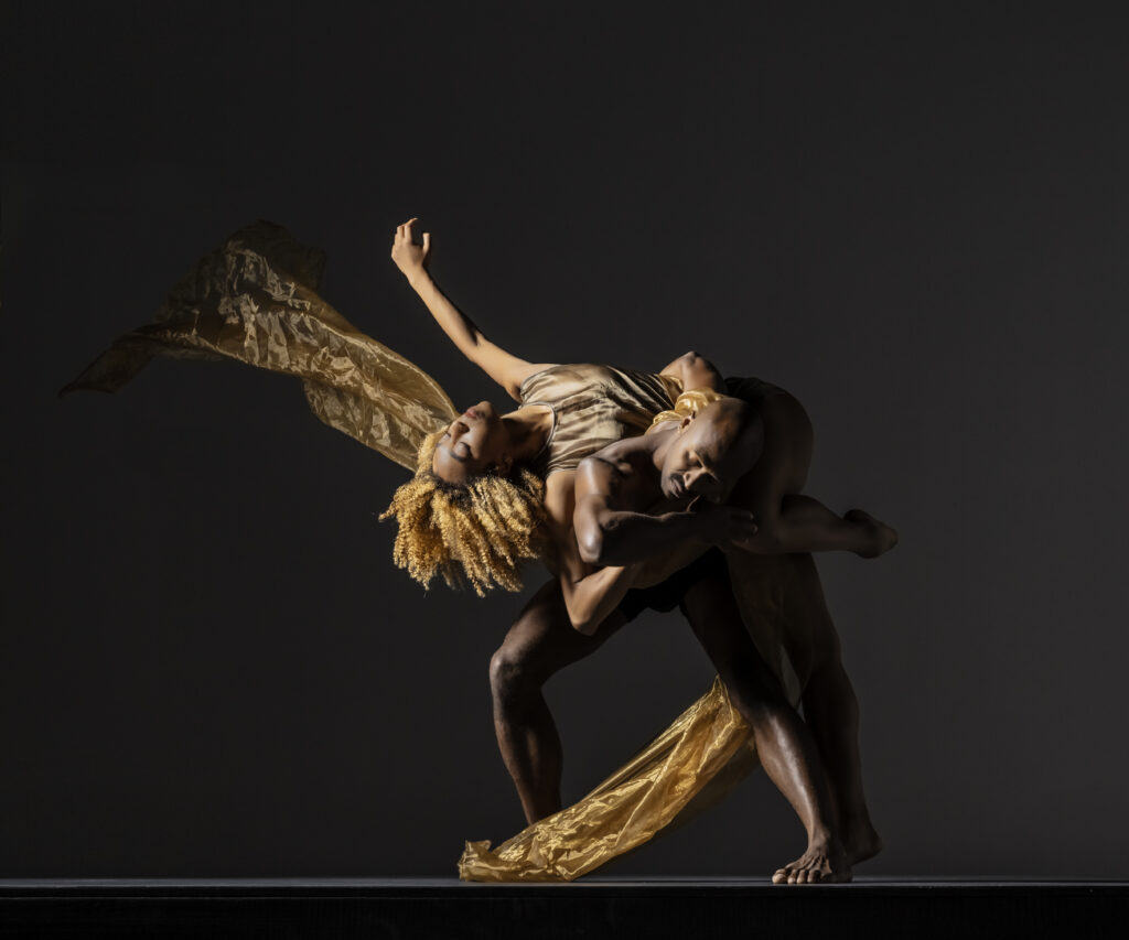 LINES Ballet company dancers Marusya Madubuko and Babatunji dancing together